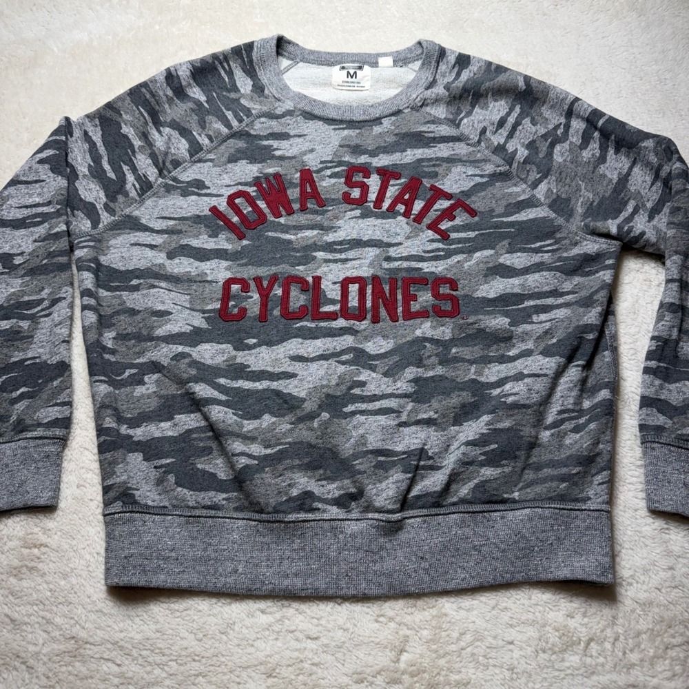 Tailgate Iowa State Cyclones Gray Camo Crewneck Sweatshirt Women's Medium